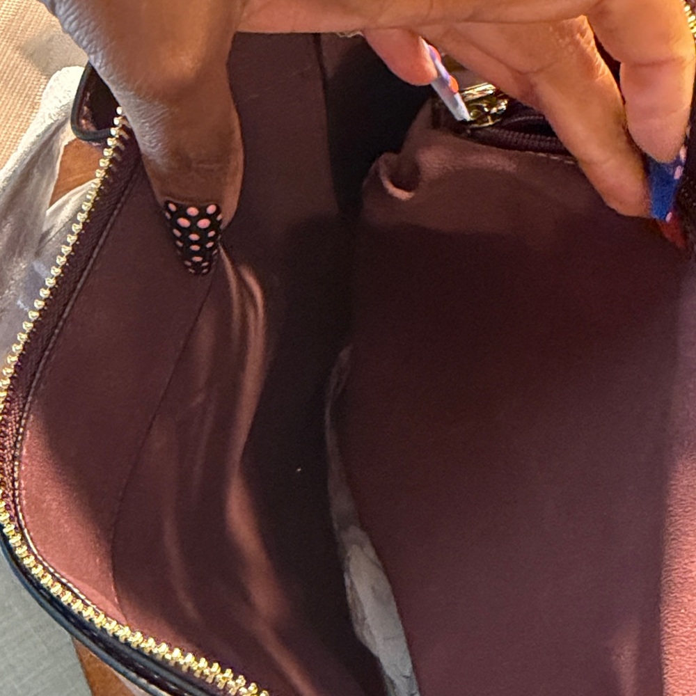 Elegant Plum Tote Bag with Black Accents - Picture 15 of 16